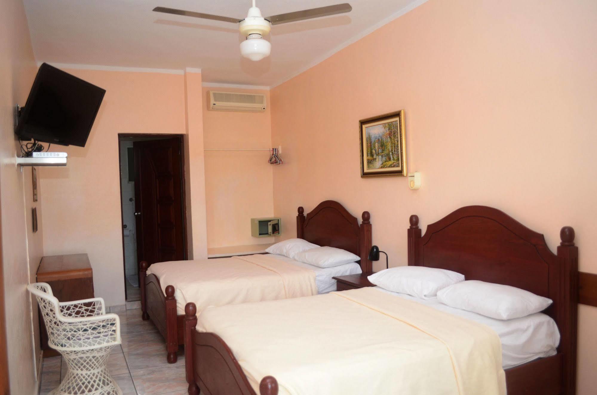 Hotel Garant&Suites Boca Chica Exterior foto