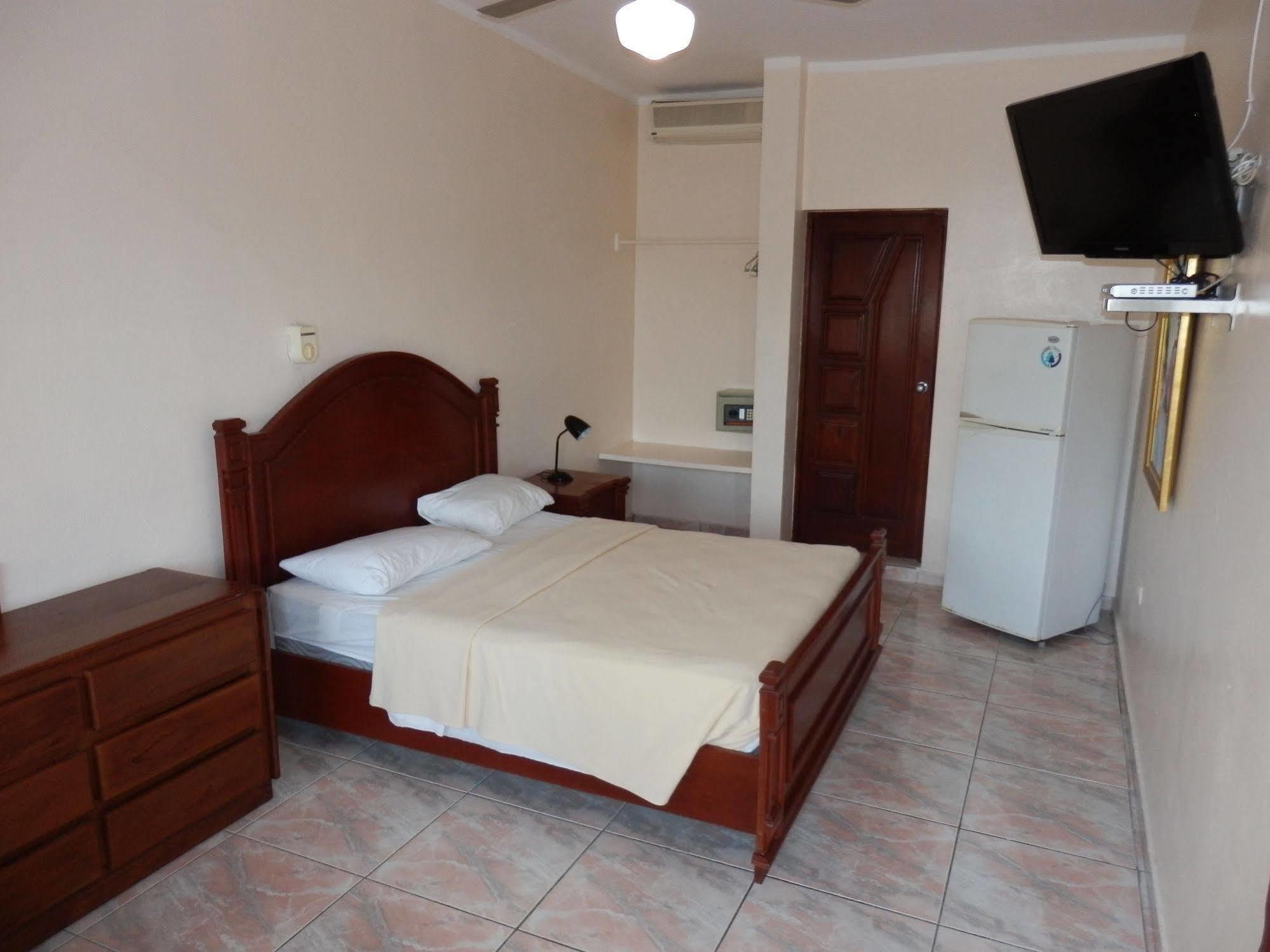 Hotel Garant&Suites Boca Chica Exterior foto